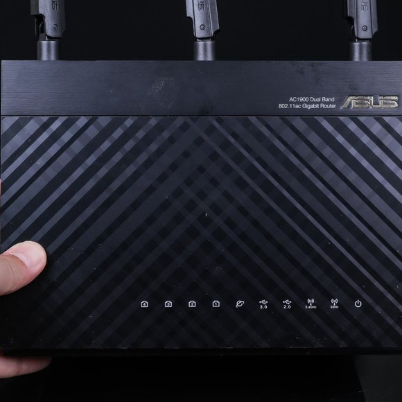 ASUS RT-AC68P AC1900 DUAL BAND GIGABIT WIRELESS Router - Picture 4 of 4